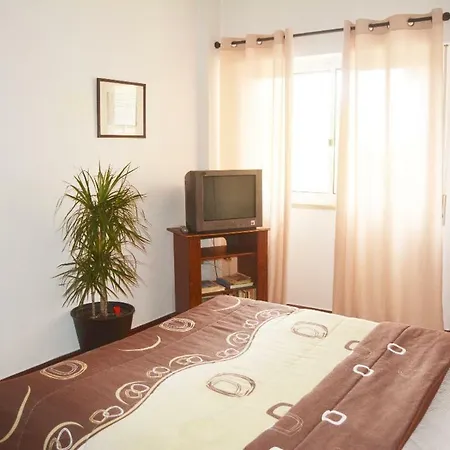 Olaias Apartment's Хостел *